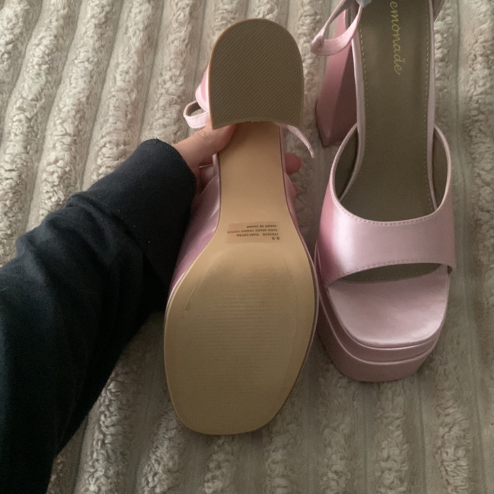 Platforms - Picture 4 of 5